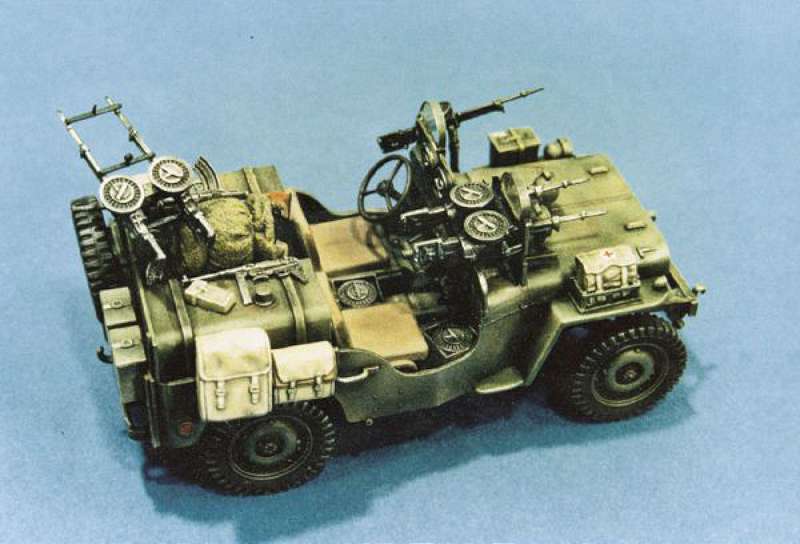 1/35 Commando Military Car Kit