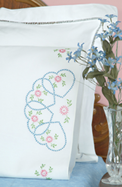 Stamped Pillowcases W/White Perle Edge 2/Pkg Starburst Of Hearts