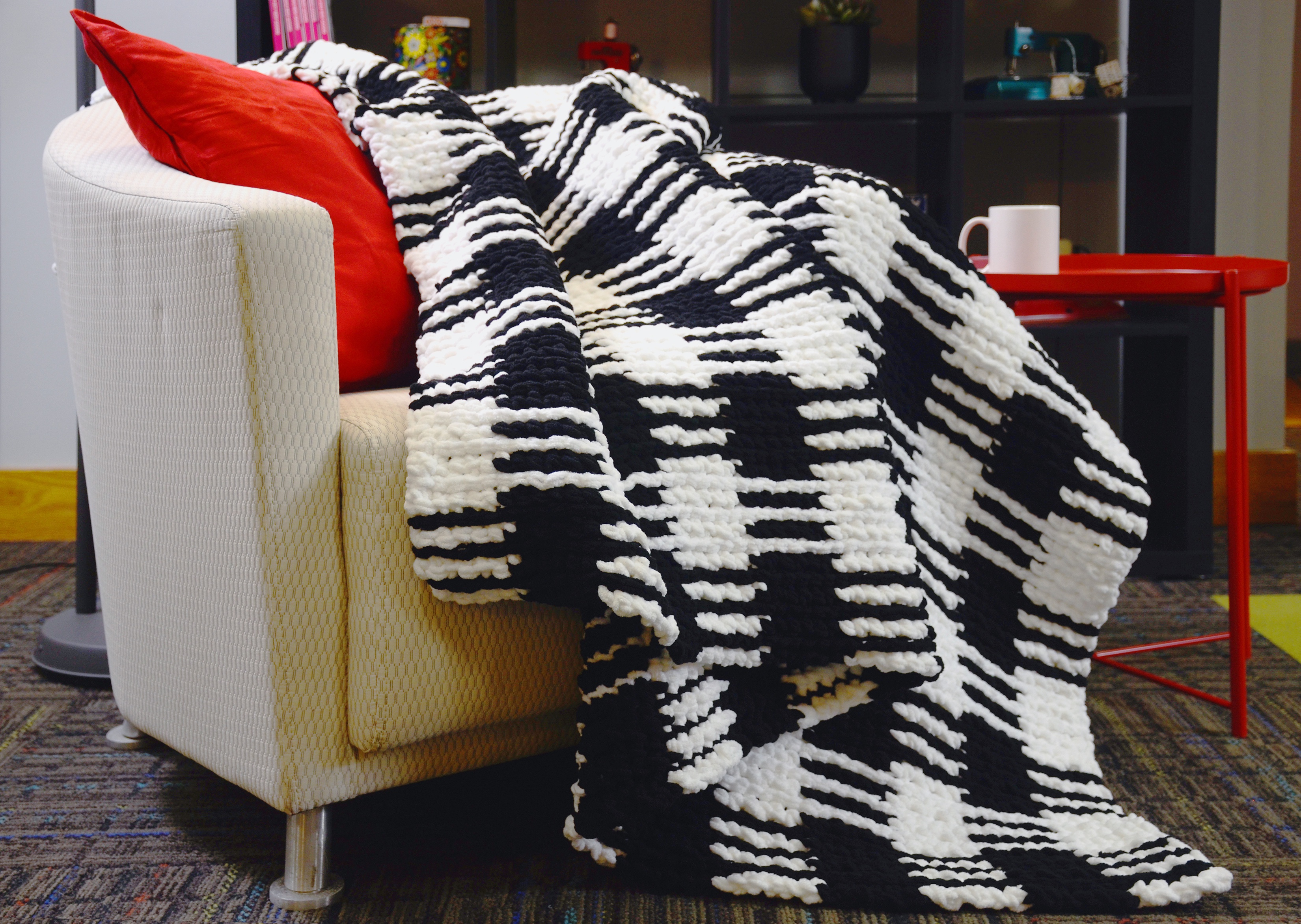 Baby Blanket Big Ball Yarn White