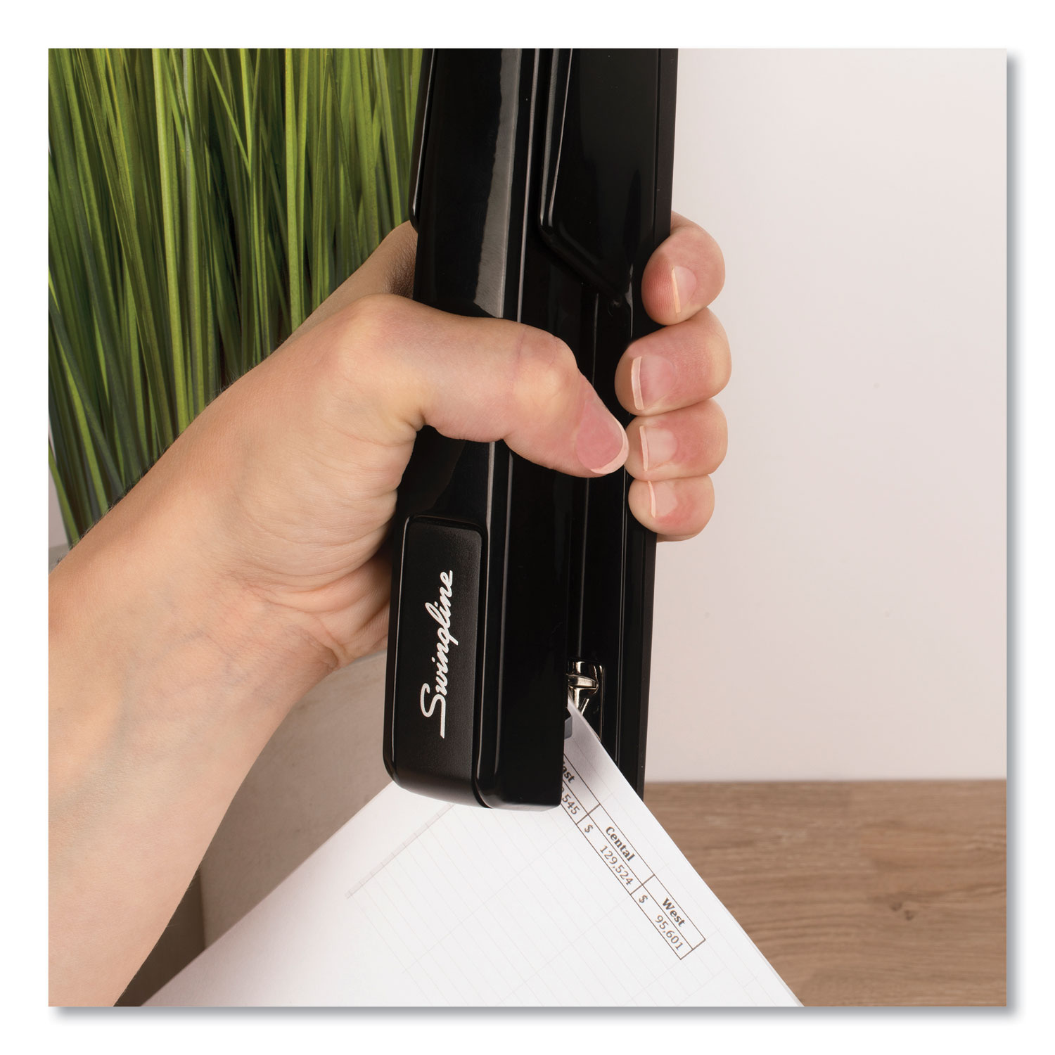 Swingline® 747 Classic Full Strip Stapler, 20-Sheet Capacity, Black